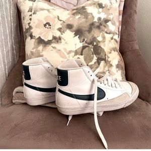 Nike blazers mid women’s 7.5